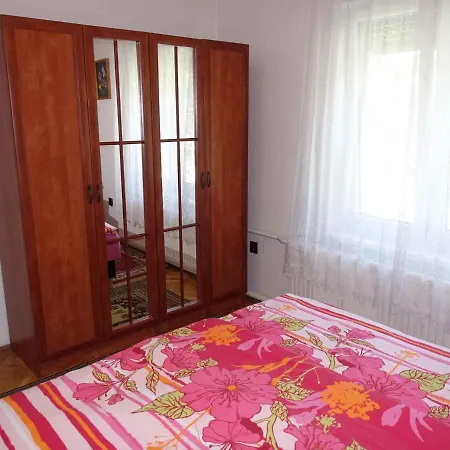 In - Balaton 19827 בית נופש שיופוק